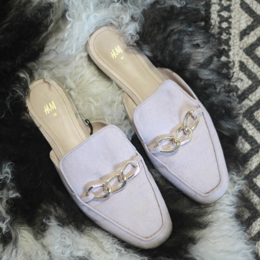 H&M Blush Faux Suede Slides w/ Gold Chain